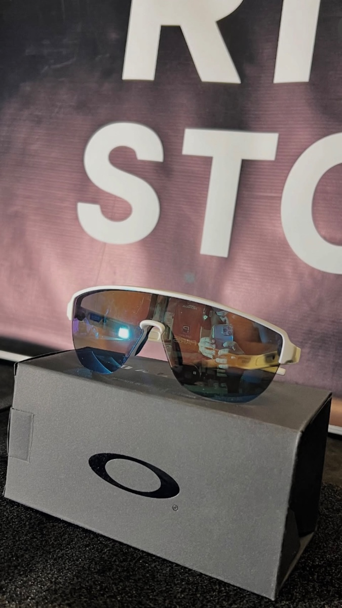 OAKLEY SUTRO