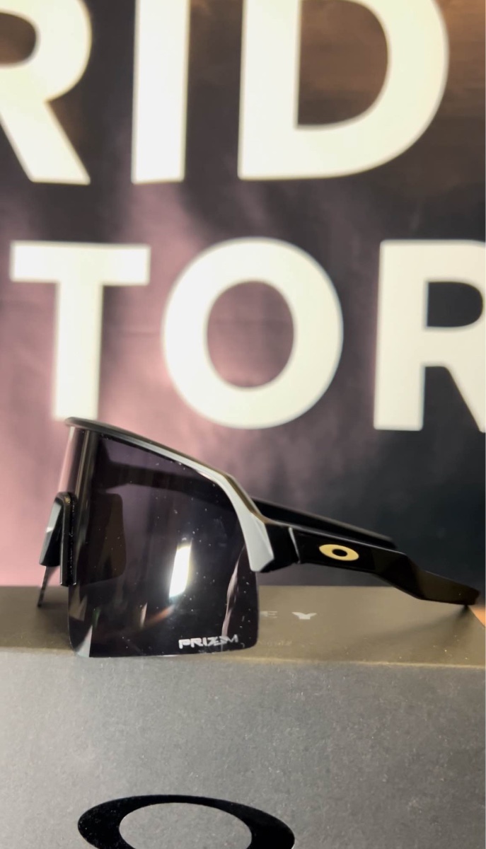 OAKLEY SUTRO LITE SWEEP